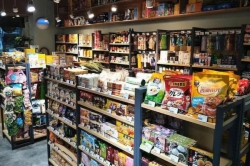 開一家便利店一年可以賺多少:15萬起（投資8萬起